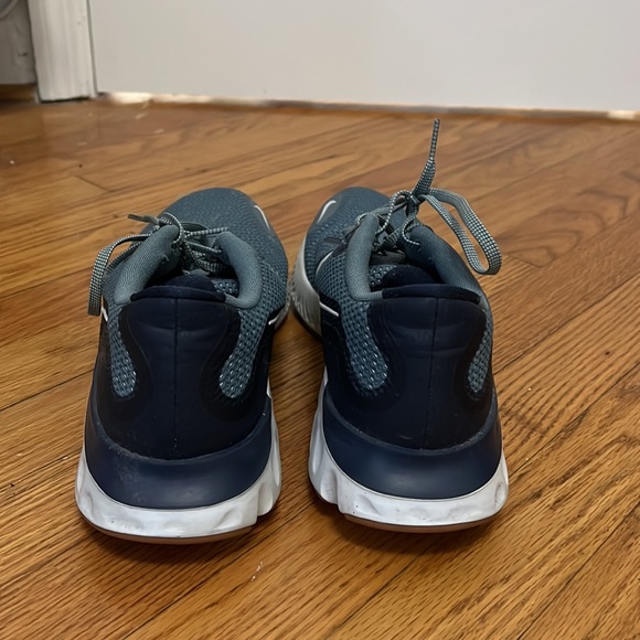 Nike Renew sneakers - Picture 4 of 5